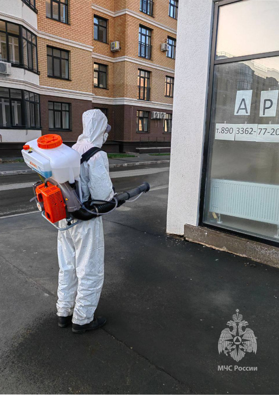 Специалисты роты радиационной, химической и биологической защиты Волжского спасательного центра выполняют задачи в Оренбужье!