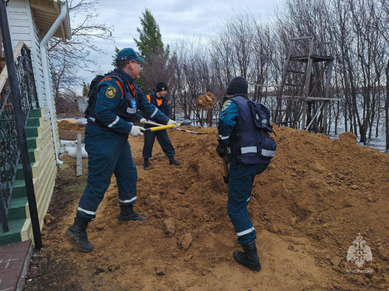 Группировка Волжского спасательного центра МЧС России с 10 апреля по 1 мая выполняла поставленные задачи на подтопленных территориях Курганской области