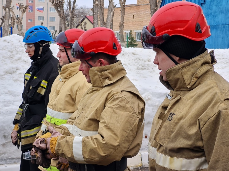 В Волжском спасательном центре прошел первый этап соревнований на звание «Лучшая команда МЧС России по проведению аварийно – спасательных работ при ликвидации чрезвычайных ситуаций на автомобильном транспорте»