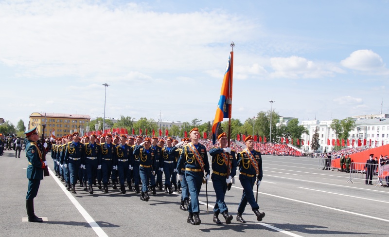 В Самаре прошел военный парад, посвященный 76-летию Победы в Великой Отечественной войне.