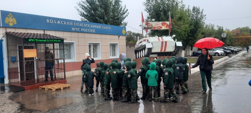 Воспитанники кадетских классов МБОУ СОШ №177 посетили Волжский СЦ