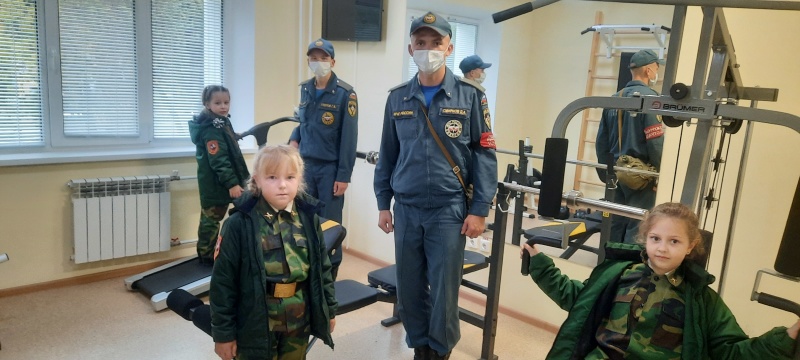 Воспитанники кадетских классов МБОУ СОШ №177 посетили Волжский СЦ