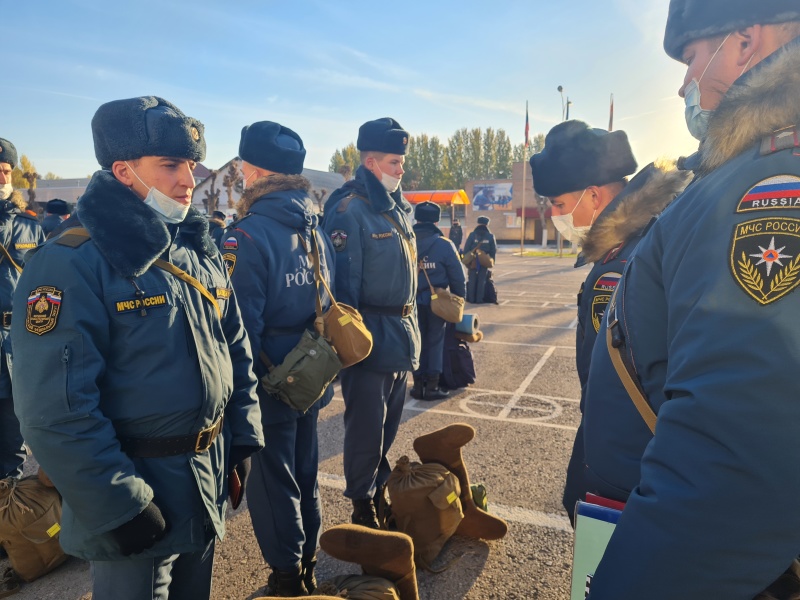 В Волжском спасательном центре прошли строевой смотр зимней формы одежды и награждение по итогам смотра парка и парковых помещений