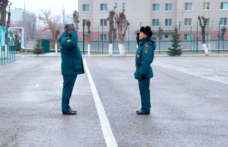 В Волжском спасательном центре МЧС России состоялось вручение очередных воинских званий и назначение на должность