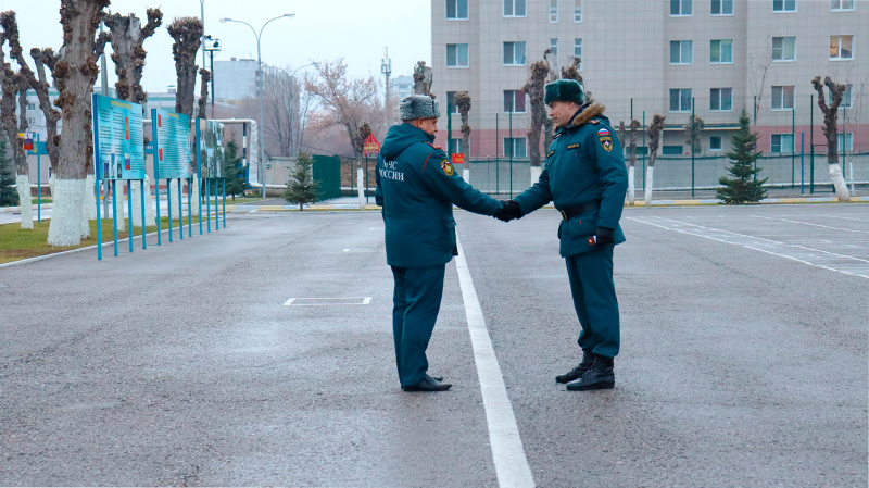 В Волжском спасательном центре МЧС России состоялось вручение очередных воинских званий и назначение на должность