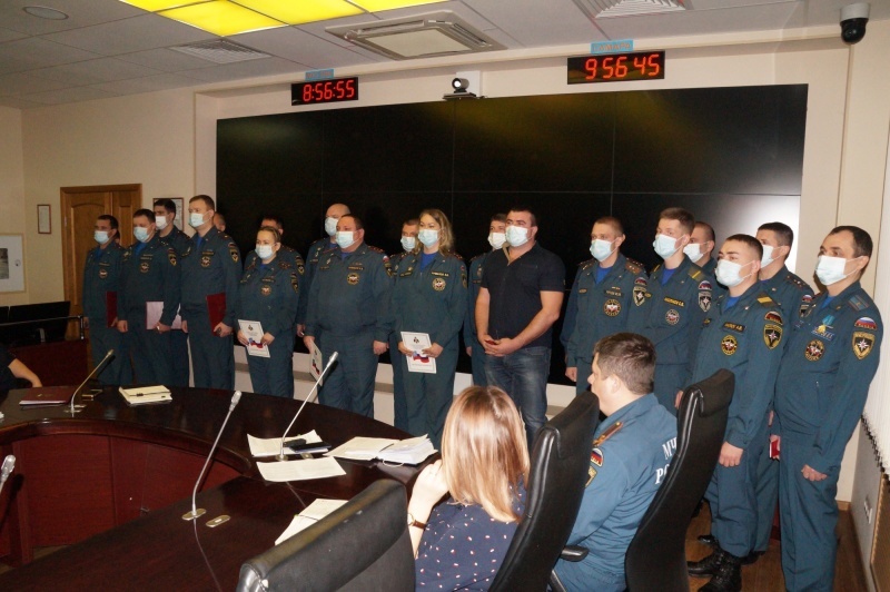 В Главном управлении МЧС России по Самарской области состоялось вручение ведомственных медалей и почетных грамот военнослужащим Волжского спасательного центра