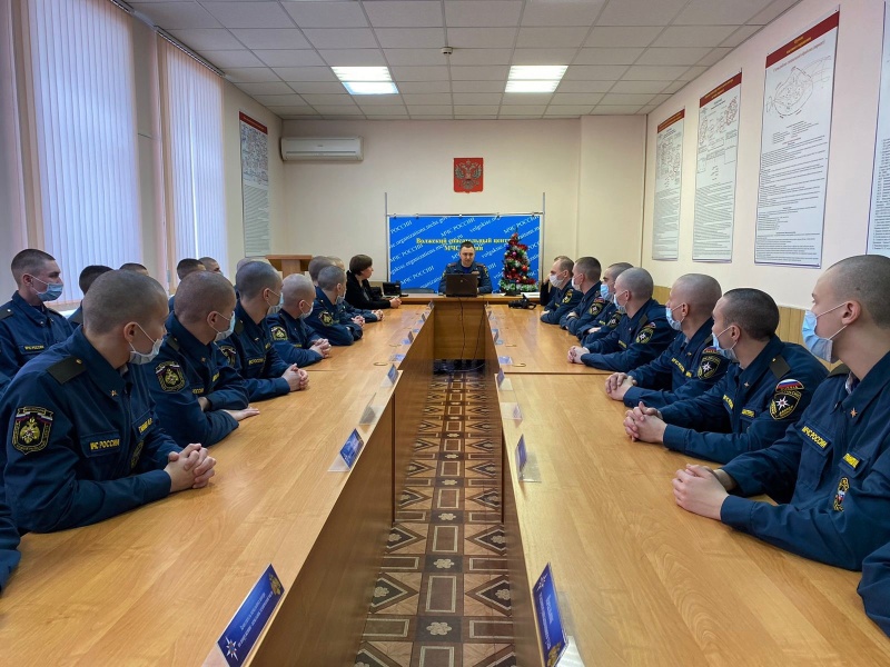 Комитет солдатских матерей и представитель Военного комиссариата города Альметьевск поздравили солдат с наступающим Новым 2022 годом