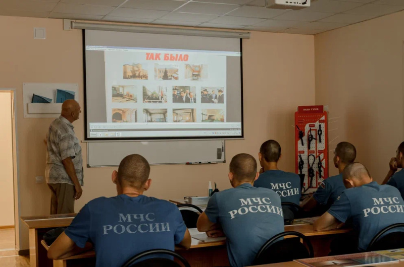В ФГКУ «Волжский СЦ МЧС России» завершилось обучение по программе первоначальной подготовке спасателей