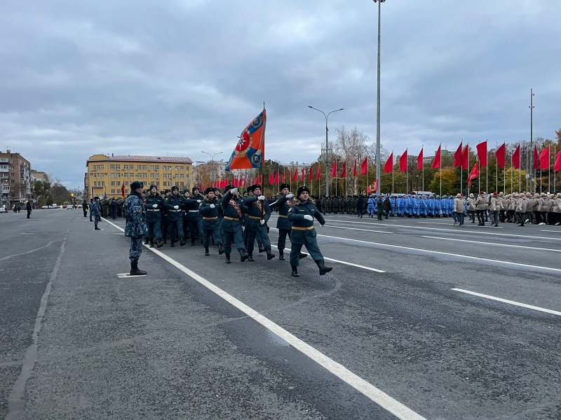 Репетиция парада памяти на площади Куйбышева