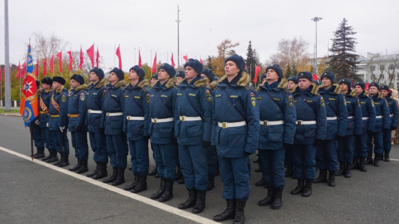 Военнослужащие центра приняли участие в «Параде Памяти» на площади Куйбышева