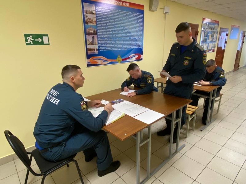 В соответствии с Комплексным планом МЧС России в Волжском спасательном центре началась сдача итоговой проверки за летний период обучения 2022 года