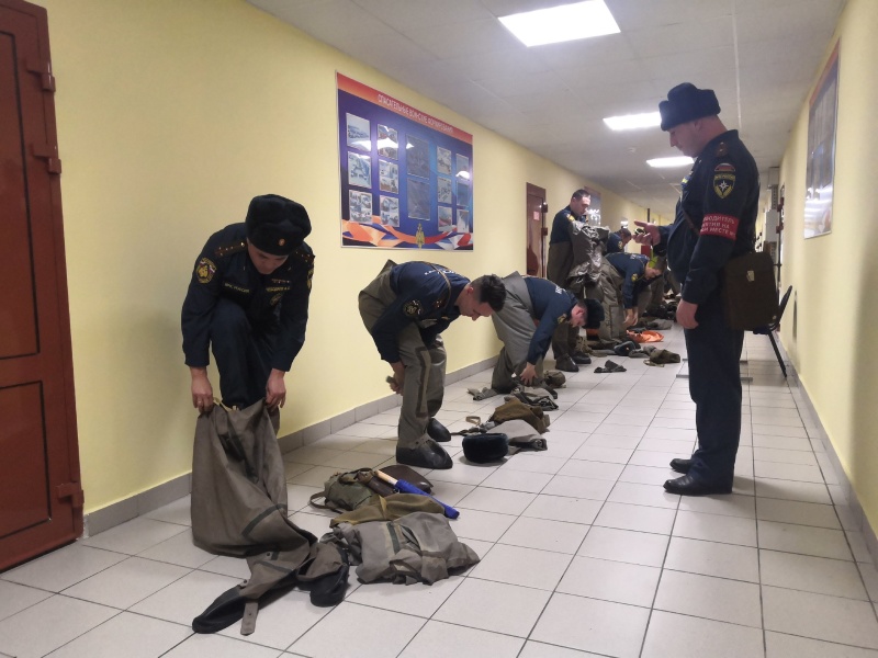 В ФГКУ "Волжский СЦ МЧС России" проведены испытания на присвоение классной квалификации