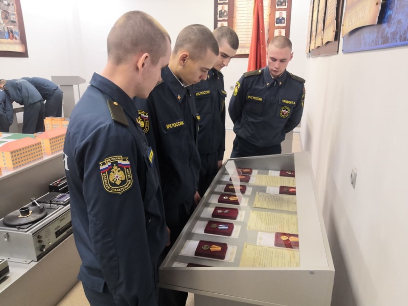 Военнослужащие по призыву посетили музей центра