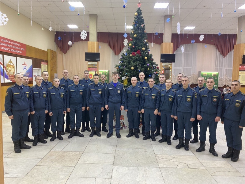 Военнослужащие спасательного центра посетили ФГБУ "Дом офицеров Самарского гарнизона" МО РФ Военнослужащие спасательного центра посетили ФГБУ "Дом офицеров Самарского гарнизона" МО РФ