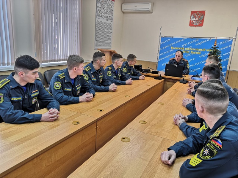 В ФГКУ "Волжский СЦ МЧС России " прибыли курсанты "Академии Гражданской защиты МЧС России имени генерал-лейтенанта Д.И. Михайлика" для прохождения преддипломной практики
