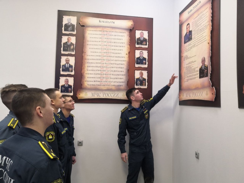 Курсанты АГЗ МЧС России посетили музей Волжского СЦ