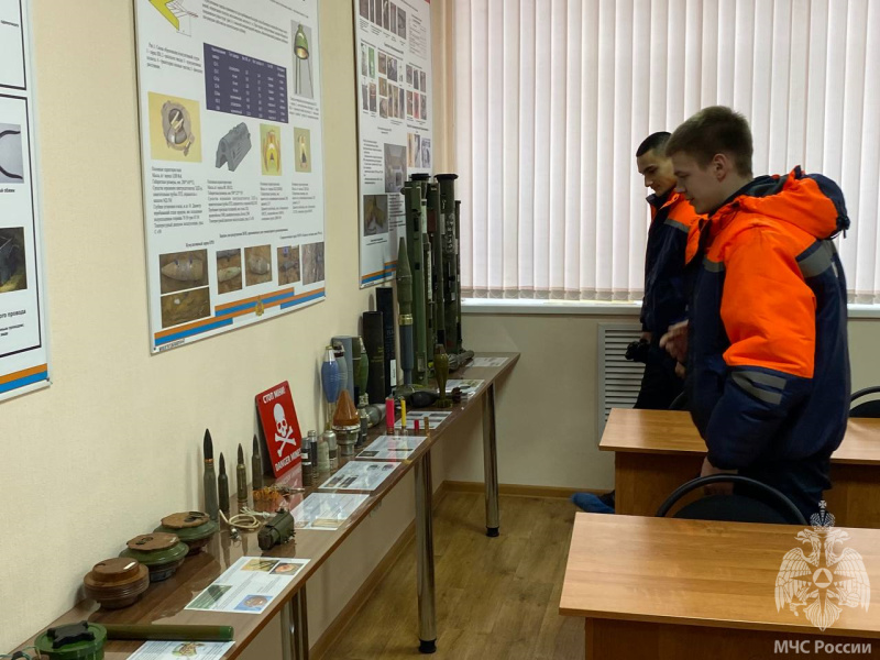 Курсанты ульяновского колледжа посетили Волжский спасательный центр