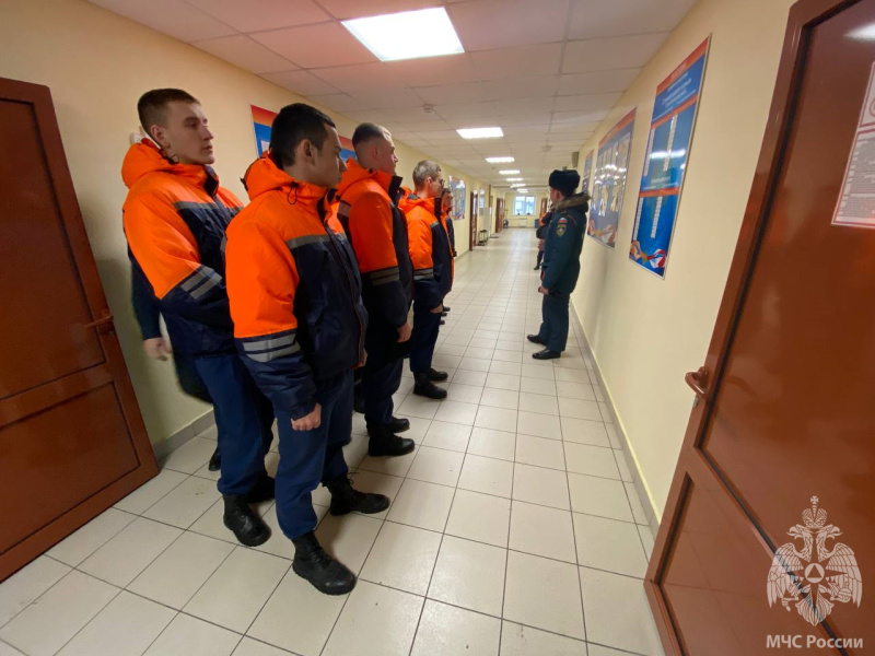 Курсанты ульяновского колледжа посетили Волжский спасательный центр