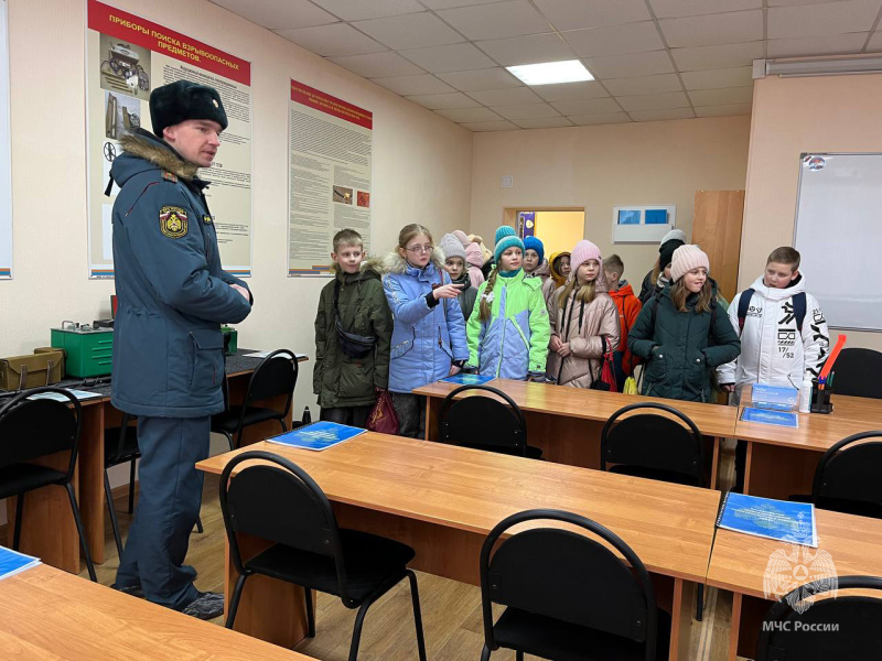 В преддверии дня защитника отечества, спасательный центр провел экскурсию для учащихся младших классов.