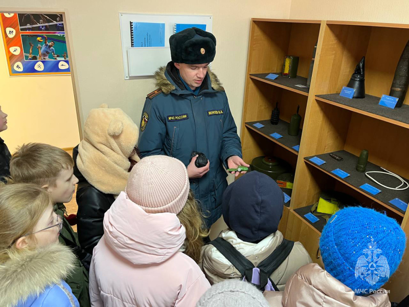 В преддверии дня защитника отечества, спасательный центр провел экскурсию для учащихся младших классов.