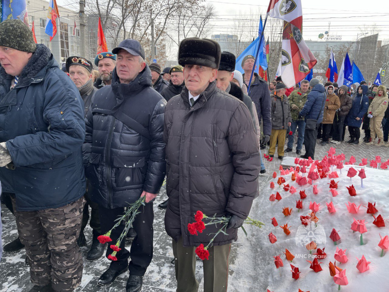 Ветераны Волжского спасательного центра приняли участие в возложении цветов к памятнику воинам - интернационалистам. Ветераны Волжского спасательного центра приняли участие в возложении цветов к памятнику воинам - интернационалистам.
