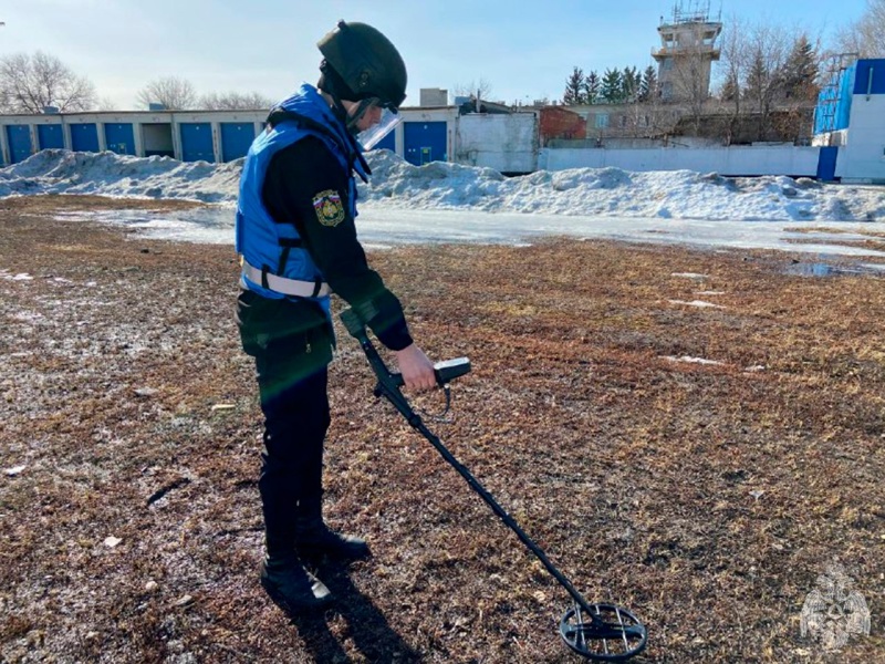 В Волжском спасательном центре проводятся пиротехнические сборы с личным составом спасательной группы проведения пиротехнических и взрывных работ