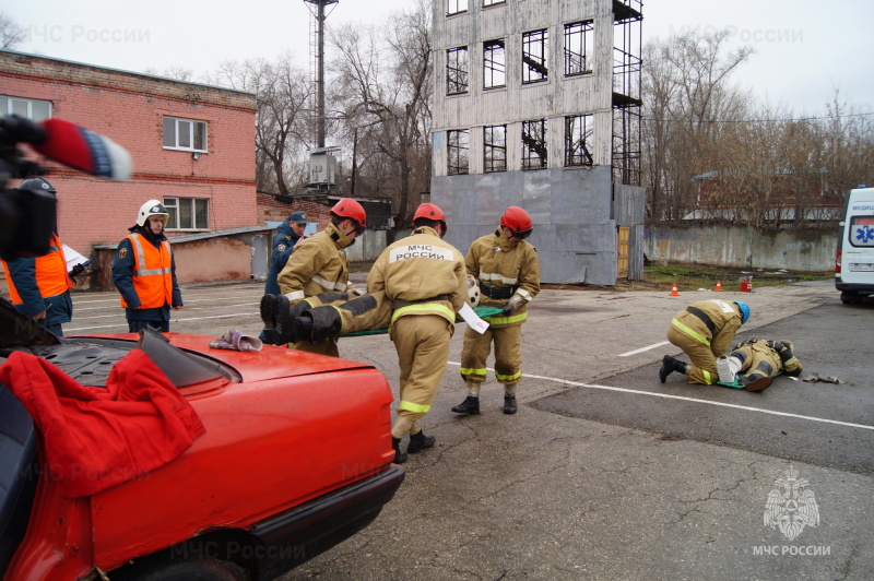 Областные соревнования по проведению аварийно-спасательных работ при ликвидации ДТП прошли в Самаре