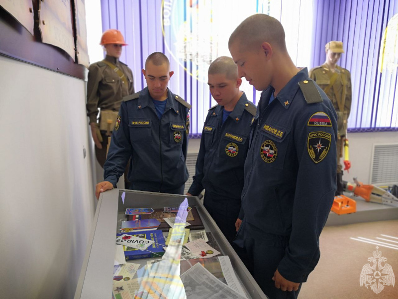 Военнослужащие по призыву посетили музей спасательного центра Военнослужащие по призыву посетили музей спасательного центра