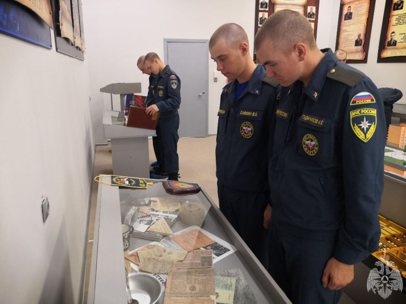 Военнослужащие по призыву посетили музей спасательного центра Военнослужащие по призыву посетили музей спасательного центра