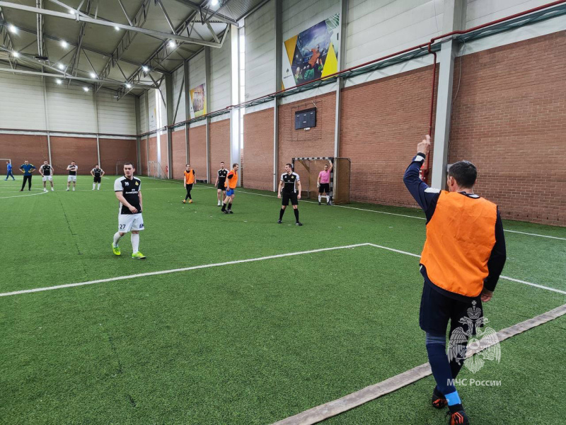 Футбольная команда Волжского спасательного центра заняла 1 место в соревнованиях по мини-футболу