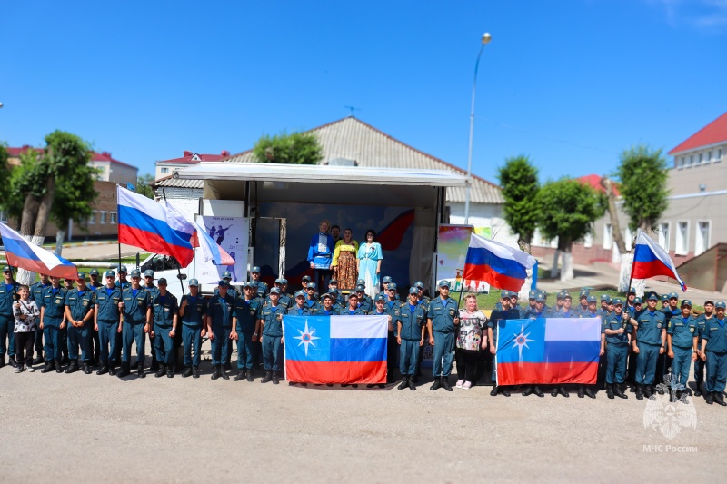 В ФГКУ «Волжский СЦ МЧС России» прошло торжественное мероприятие, посвященное Дню России!