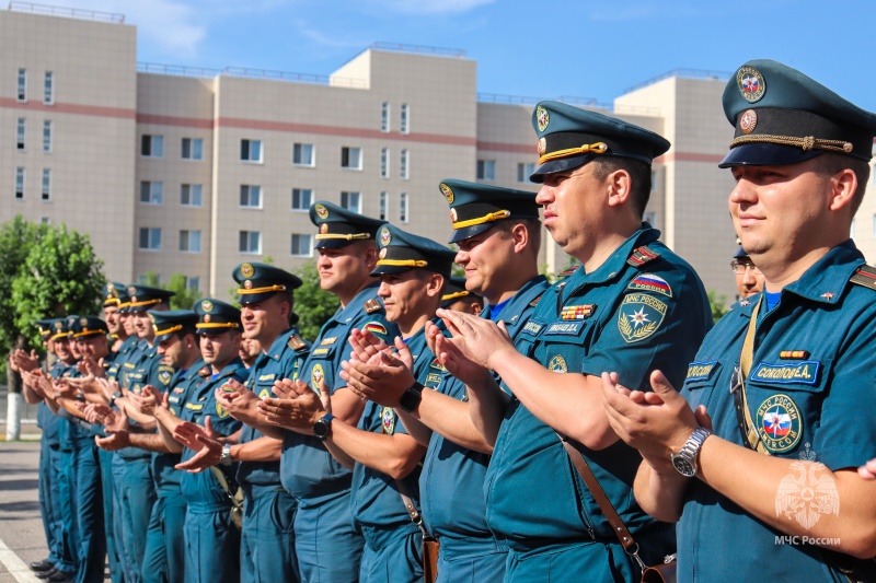 Проводы на заслуженный отдых начальника медицинской службы ФГКУ "Волжскиий СЦ МЧС России"