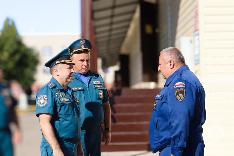 Начальник Главного управления МЧС России по Нижегородской области и начальник Главного управления МЧС России по Самарской области посетили спасательный центр