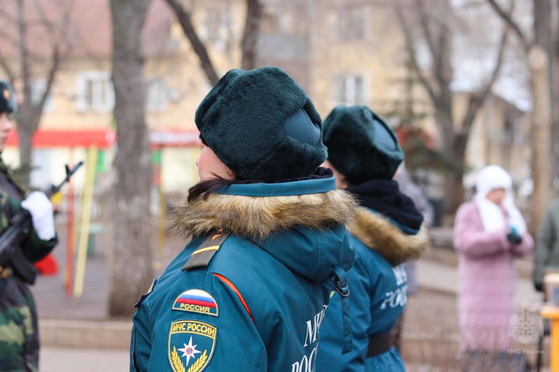 Военнослужащие центра почтили память Героев Отечества