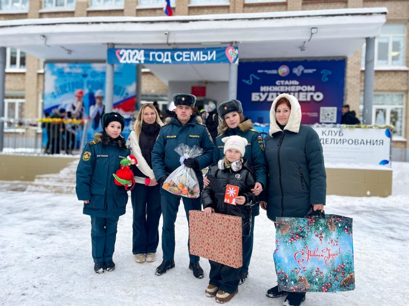 ФГКУ «Волжский СЦ МЧС России» присоединился к новогодней акции «Елка желаний»