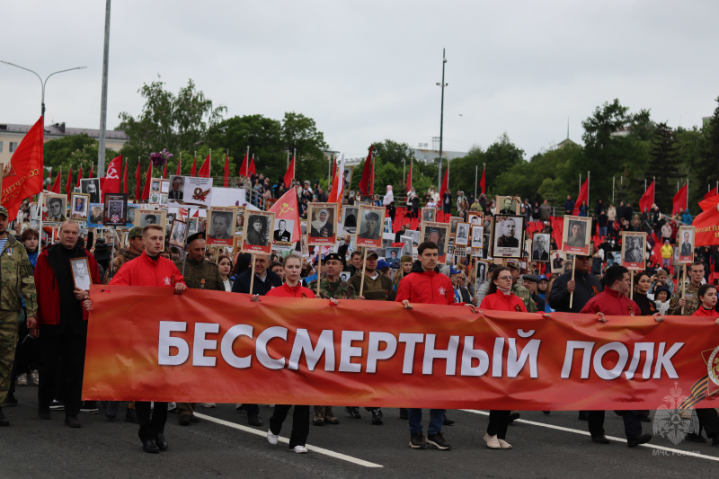 Военнослужащие Волжского спасательного центра МЧС России приняли участие в Параде Победы на центральной площади имени  В. В. Куйбышева города Самары