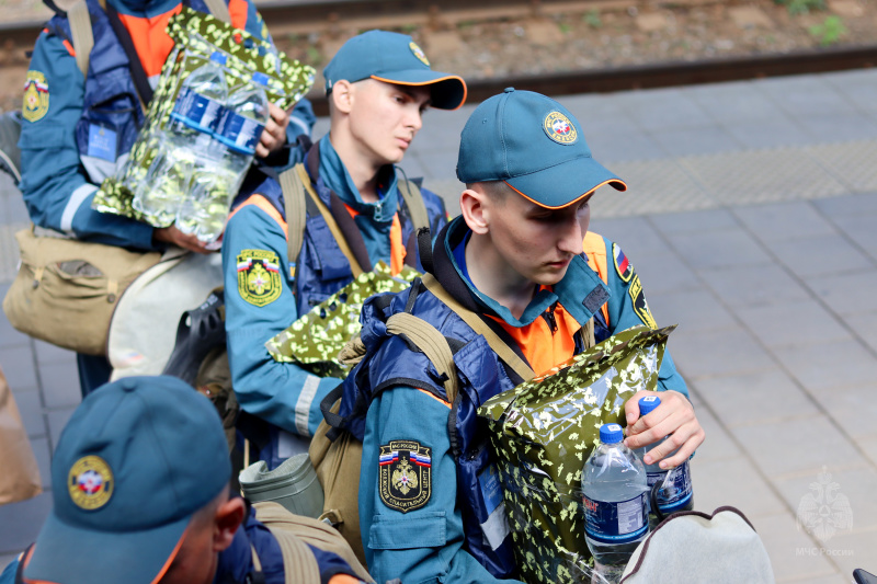 Третья аэромобильная группировка Волжского спасательного центра убыла  в краснодарский край для ликвидации последствий ЧС, связанной с разливом нефтепродуктов в Керченском проливе