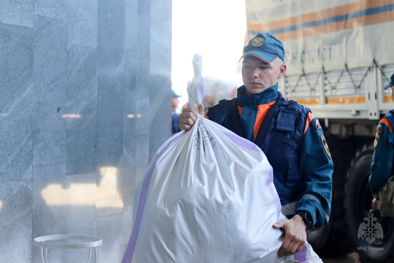 Третья аэромобильная группировка Волжского спасательного центра убыла  в краснодарский край для ликвидации последствий ЧС, связанной с разливом нефтепродуктов в Керченском проливе