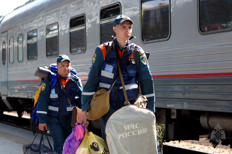 Третья аэромобильная группировка Волжского спасательного центра убыла  в краснодарский край для ликвидации последствий ЧС, связанной с разливом нефтепродуктов в Керченском проливе