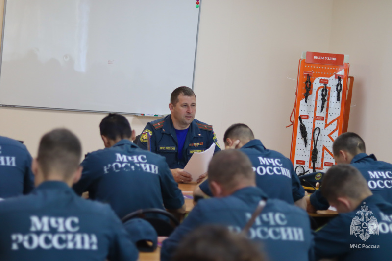 В Волжском спасательном центре прошел первый день испытаний военнослужащих на присвоение классной квалификации!