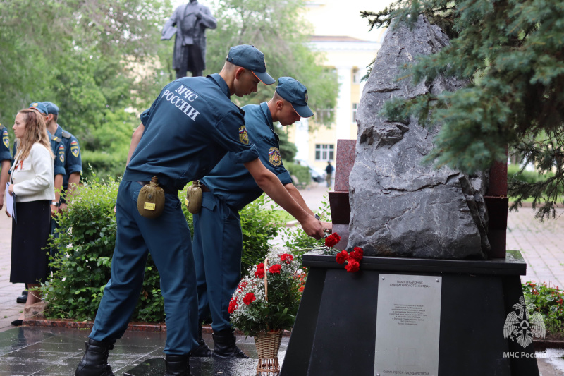 Военнослужащие центра приняли участие в мероприятиях, посвященных Дню памяти и скорби
