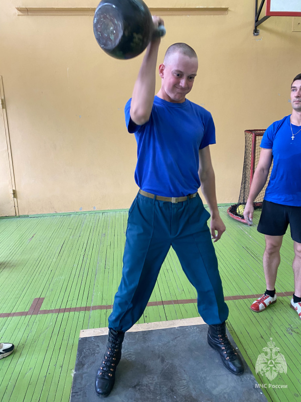 Личный состав Волжского спасательного центра занял призовое место в соревнованиях по гиревому спорту