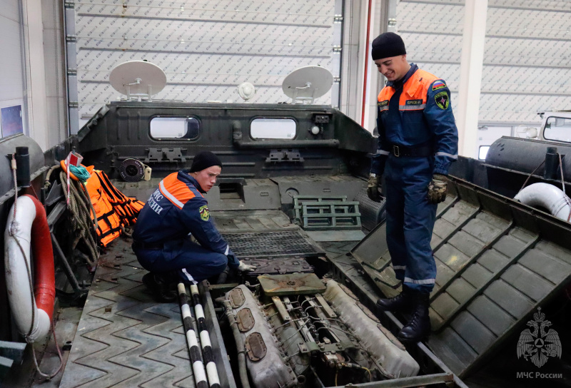 Для прохождения производственной практики курсанты 4 курса командно-инженерного факультета «Академии гражданской защиты МЧС России им. генерал-лейтенанта Д.И.Михайлика» прибыли в Волжский спасательный центр