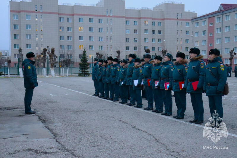 В соответствии с Комплексным планом МЧС России, в Волжском спасательном центре началась плановая итоговая проверка личного состава за летний период обучения 2025 года.