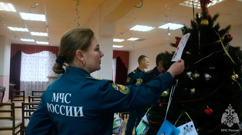 Военнослужащие Центра приняли участие в акции «Ёлка желаний 2025»