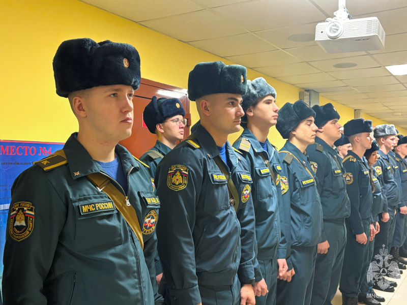 В Волжский спасательный центр прибыли курсанты 4 курса командно-инженерного факультета «Академии гражданской защиты МЧС России им. генерал-лейтенанта Д.И.Михайлика» для прохождения преддипломной практики