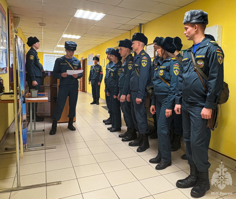 В Волжский спасательный центр прибыли курсанты 4 курса командно-инженерного факультета «Академии гражданской защиты МЧС России им. генерал-лейтенанта Д.И.Михайлика» для прохождения преддипломной практики
