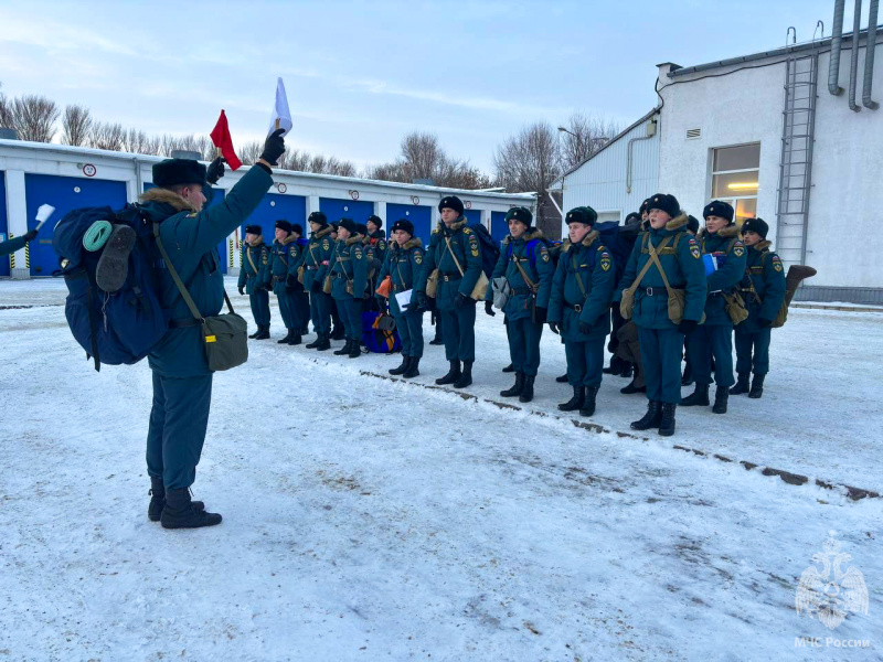 В Волжский спасательный центр прибыли курсанты 4 курса командно-инженерного факультета «Академии гражданской защиты МЧС России им. генерал-лейтенанта Д.И.Михайлика» для прохождения преддипломной практики