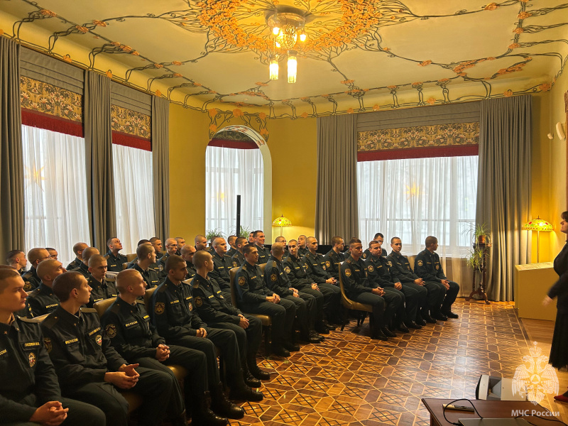 Военнослужащие Волжского спасательного центра посетили музей «Модерна»