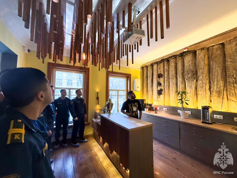 Курсанты «Академии гражданской защиты МЧС России им. генерал-лейтенанта Д.И. Михайлика» посетили Музей-галерею «Заварка»